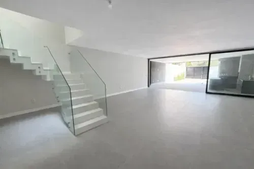 House with 5 bedrooms and open-plan kitchen — photo 10