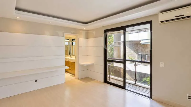Apartamento de 3 quartos em condomínio com piscina aquecida — photo 25