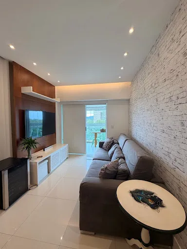 3-bedroom apartment with a glass-enclosed balcony — photo 8