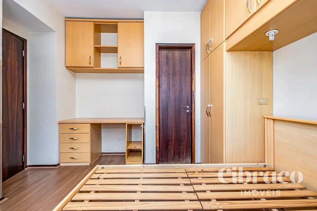 2-bedroom apartment with a home office in Curitiba — photo 17