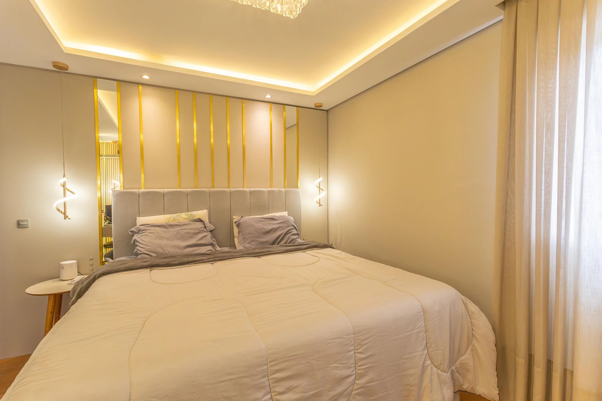 Bathtub in a 3-bedroom house, 180 m² — photo 22