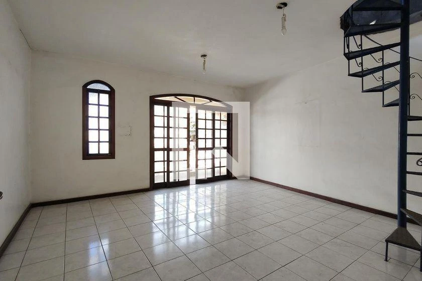 Casa de 4 quartos com jardim privativo e 257 m² — photo 32