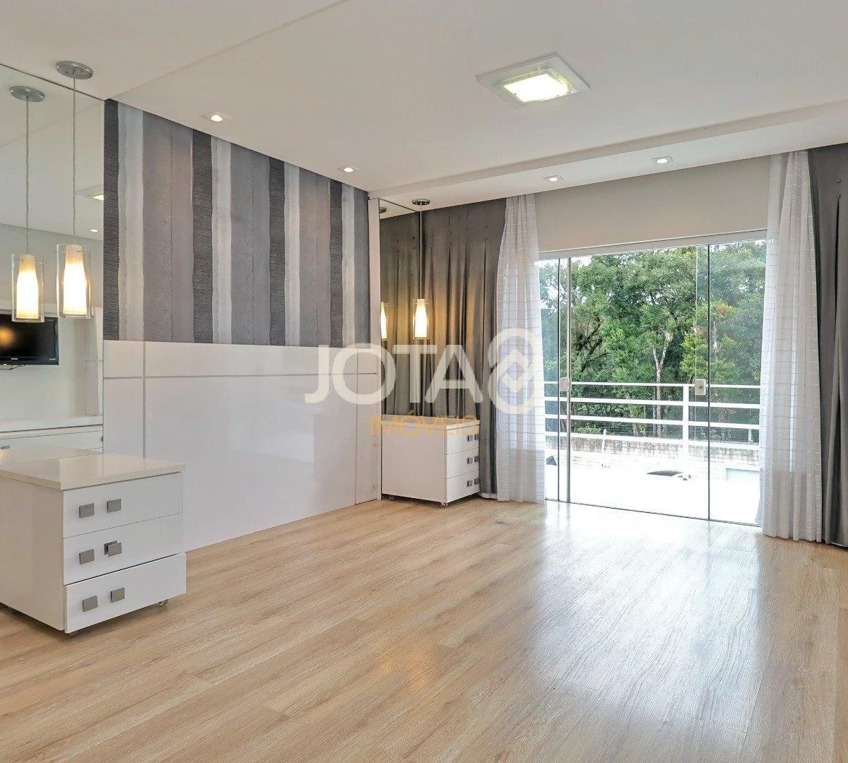 House with 3 en-suites, 400 m², plus a home office desk — photo 9