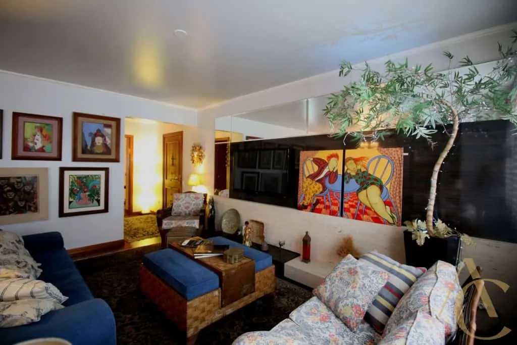 Furnished apartment, 152 m², with floor-to-ceiling windows