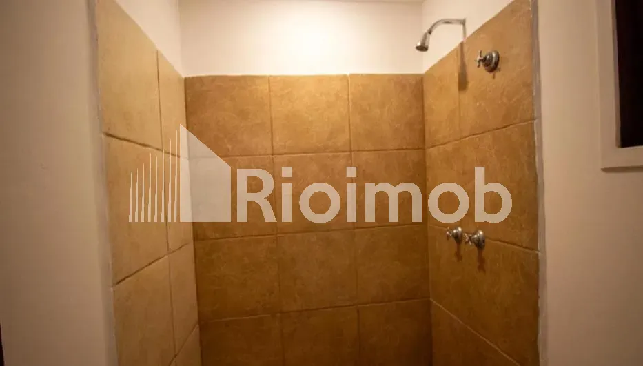 Casa de 4 dormitorios con 4 baños y parrilla embutida — photo 30