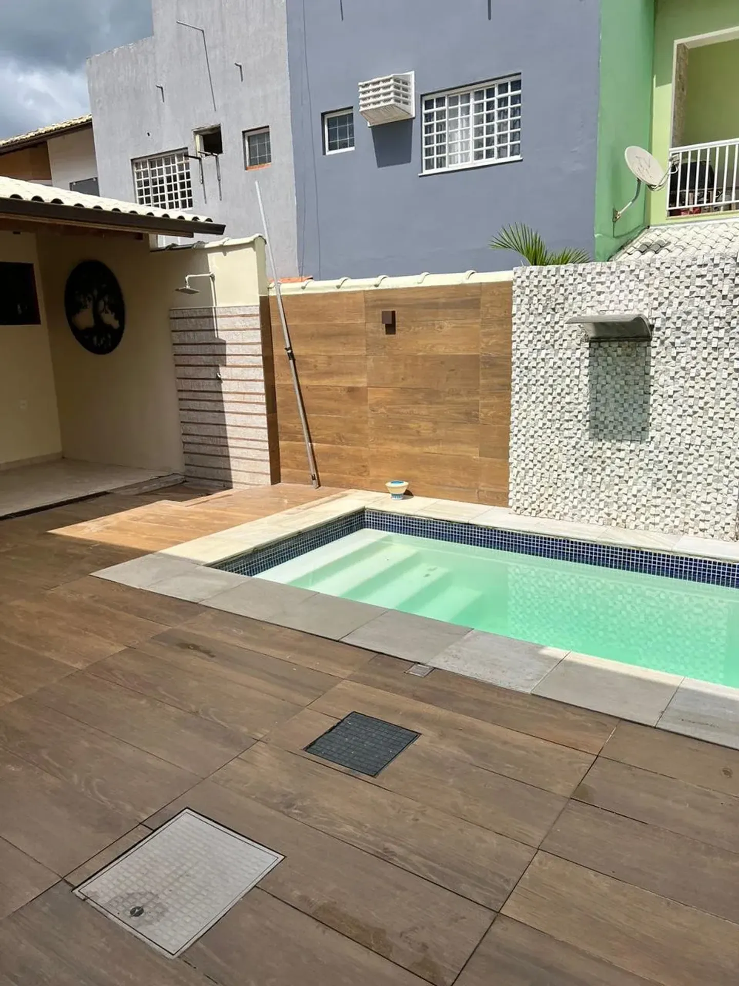 100 m² house with a private pool and a grill on the balcony — photo 8
