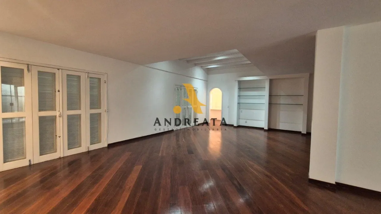 Unfurnished house with 5 bedrooms and 647 m² balcony — photo 17