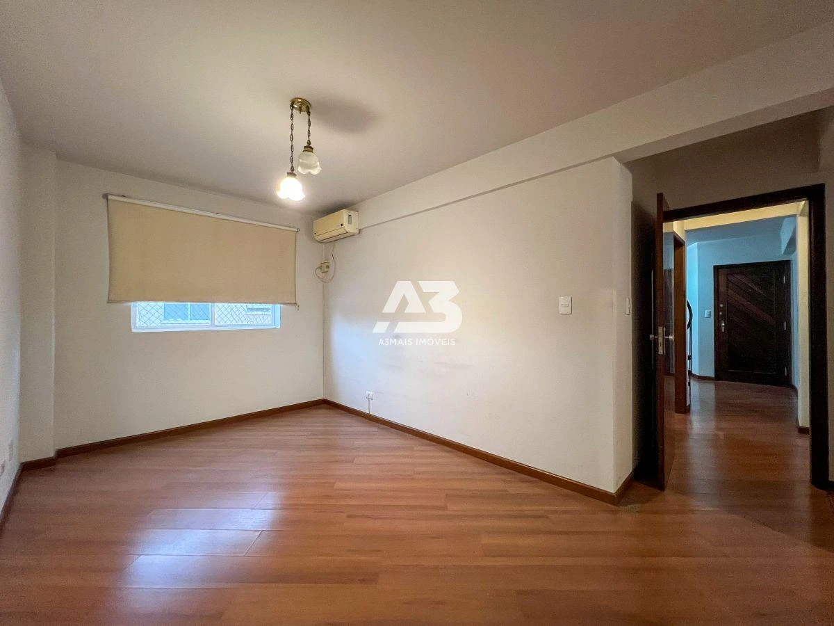 Vestidor y 2 dormitorios: departamento de 139 m² — photo 11