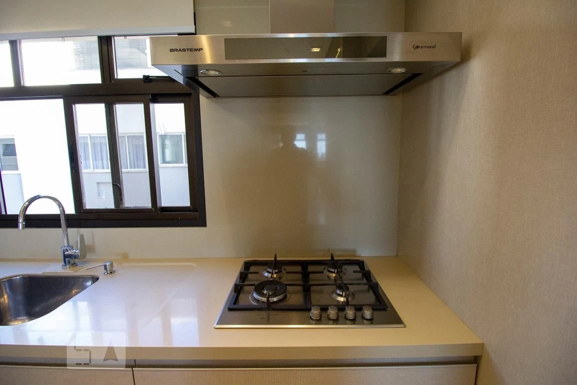Apartamento de 4 quartos com janelas do piso ao teto, Centro — photo 19