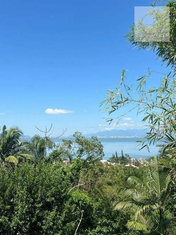 Furnished house with 3 bedrooms and 4 bathrooms