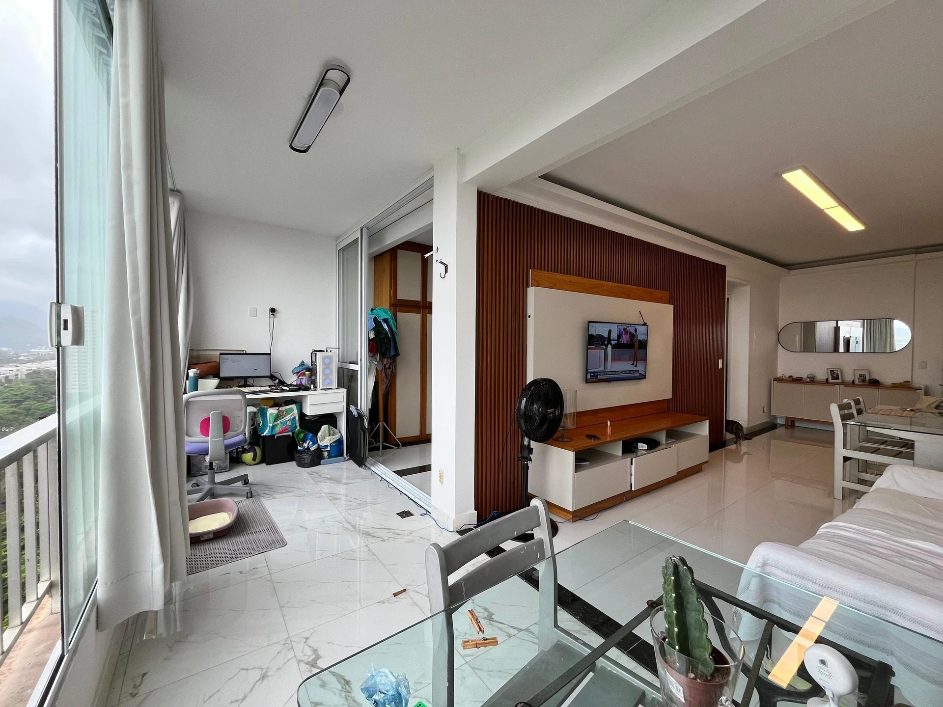 Floor-to-ceiling windows in a one-bedroom apartment, 70 m² — photo 16