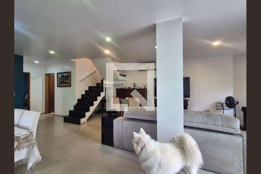 Condominium house with 4 bedrooms and a gas stove — photo 9