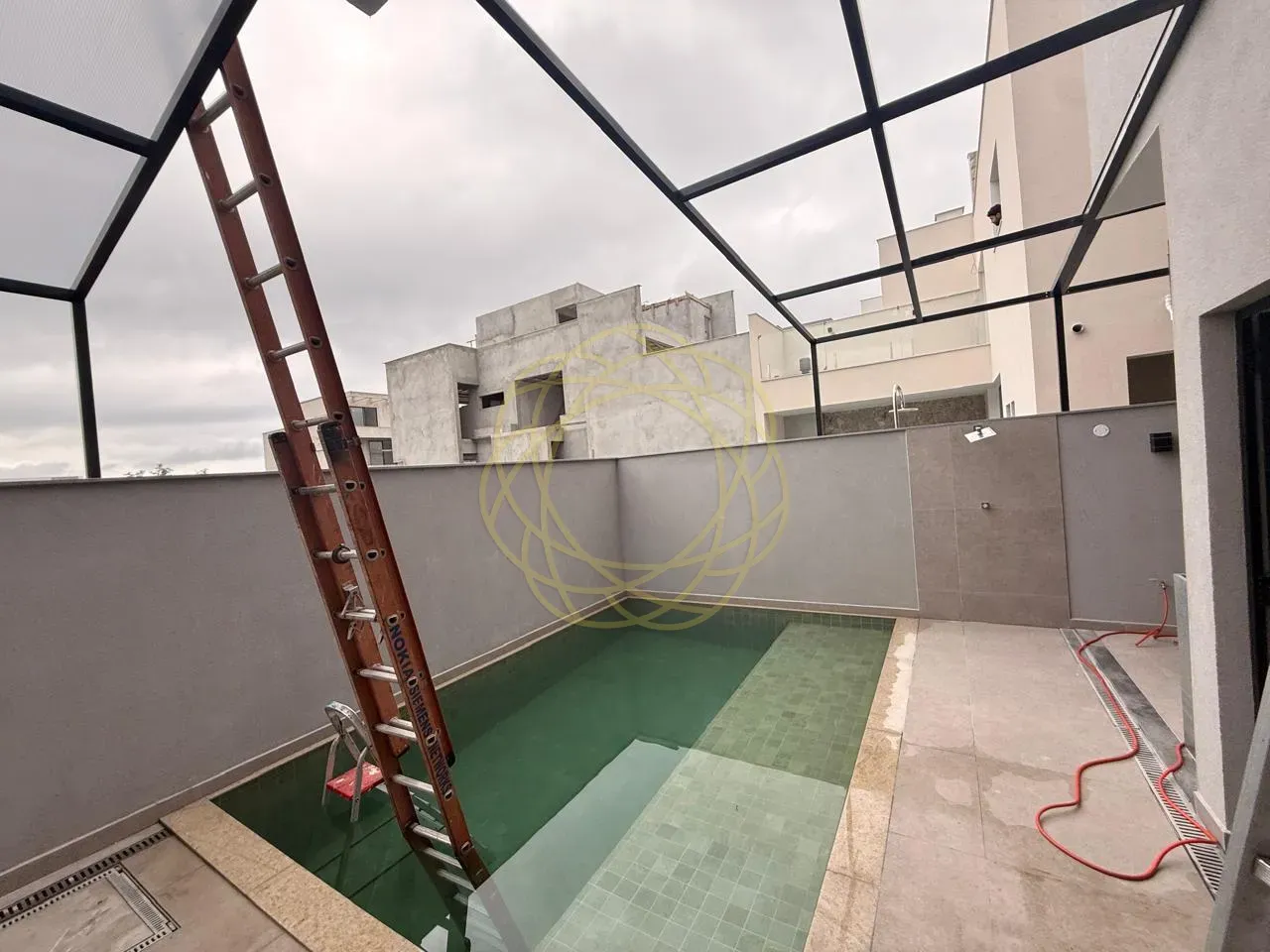 Casa com 4 quartos e 5 banheiros, 280 m² — photo 35