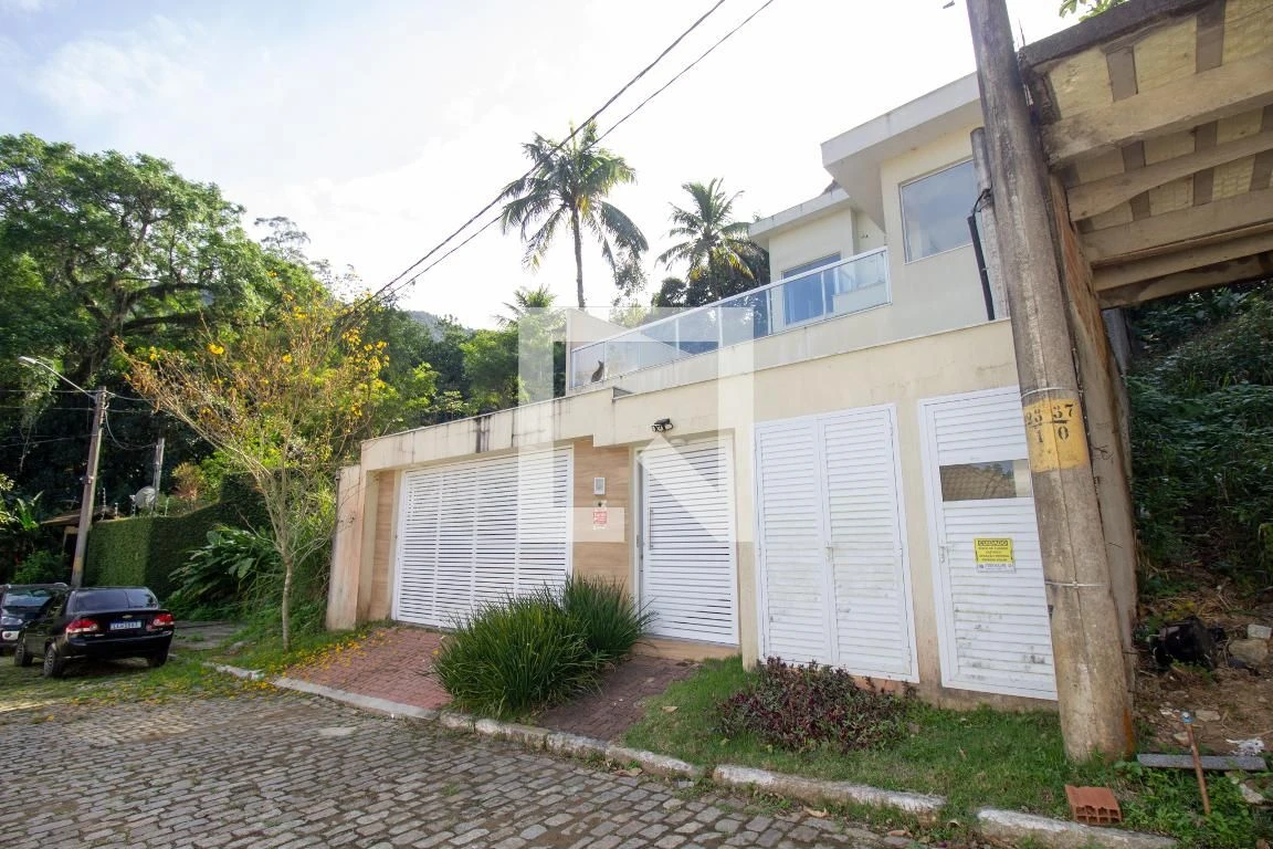 4-bedroom house with a bathtub in Rio de Janeiro — photo 85