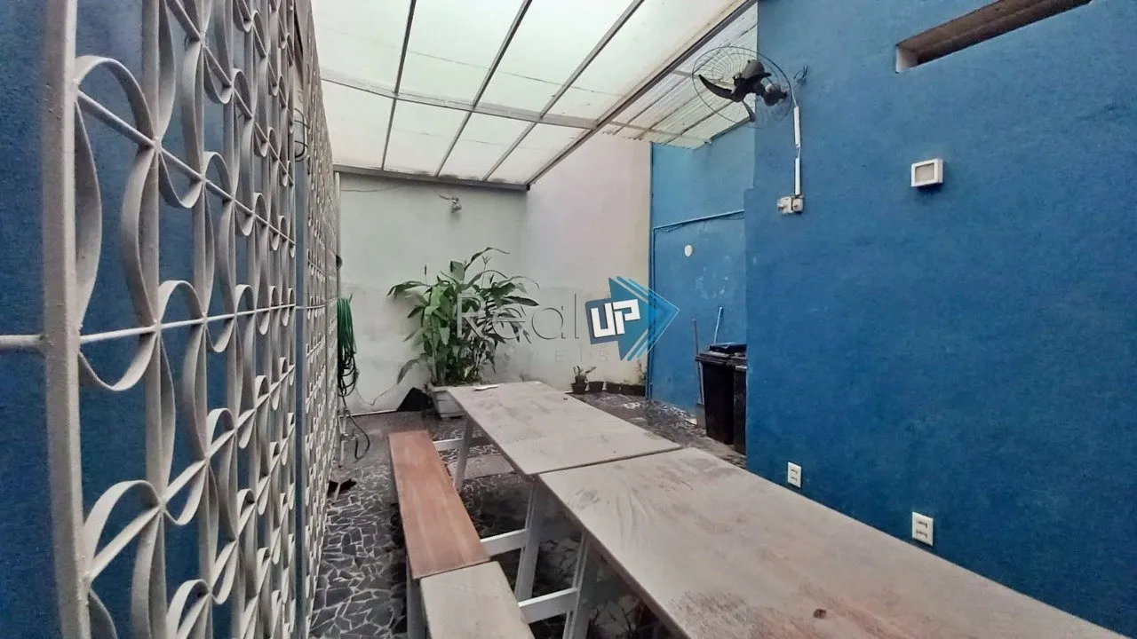 Colonial-style house with 3 bedrooms and a balcony — photo 3