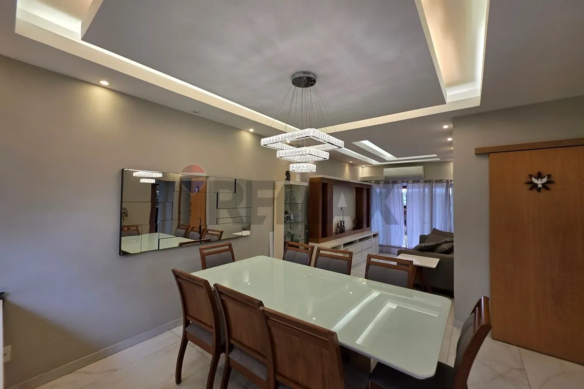 Balcony with a grill in a 3-bedroom house, 139 m² — photo 35