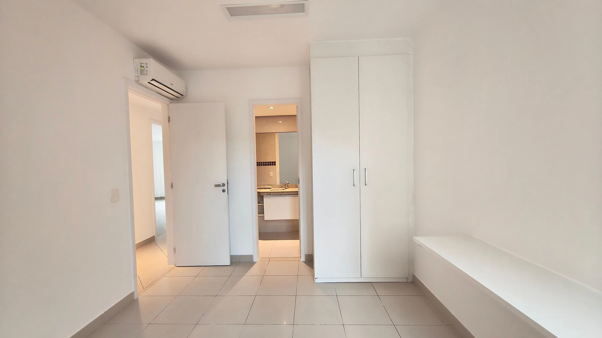 5-bedroom apartment with a washing machine in Rio de Janeiro — photo 37