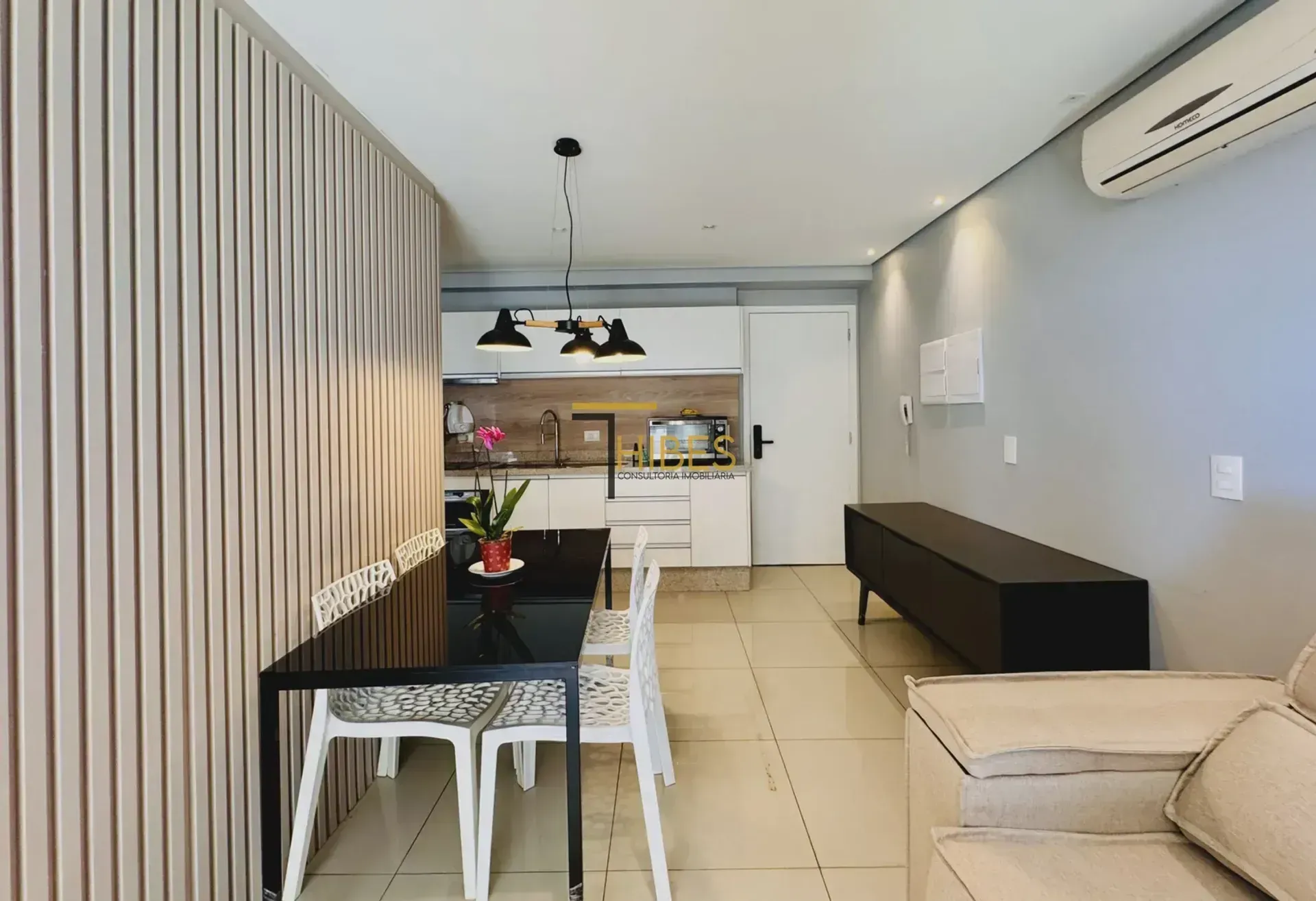 Apartamento de 1 dormitório com cozinha integrada e varanda — photo 13
