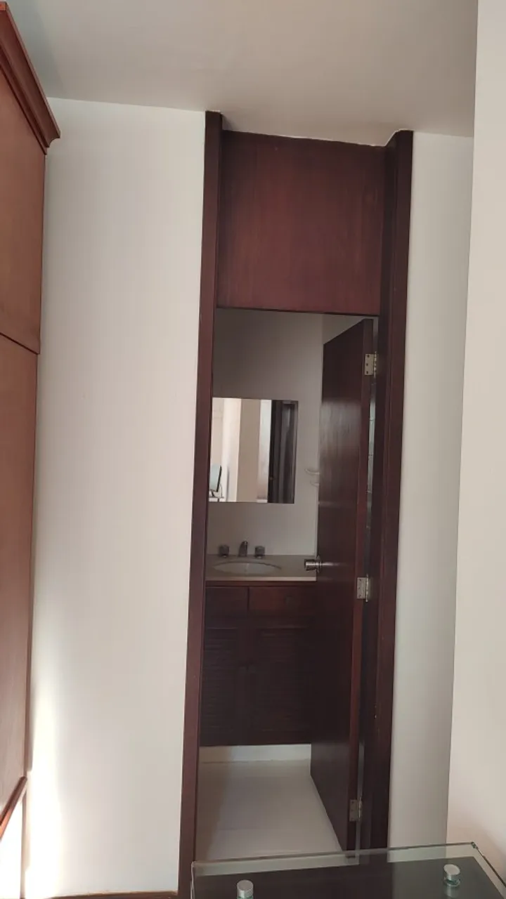 3-bedroom rental apartment with enclosed glass balcony — photo 20