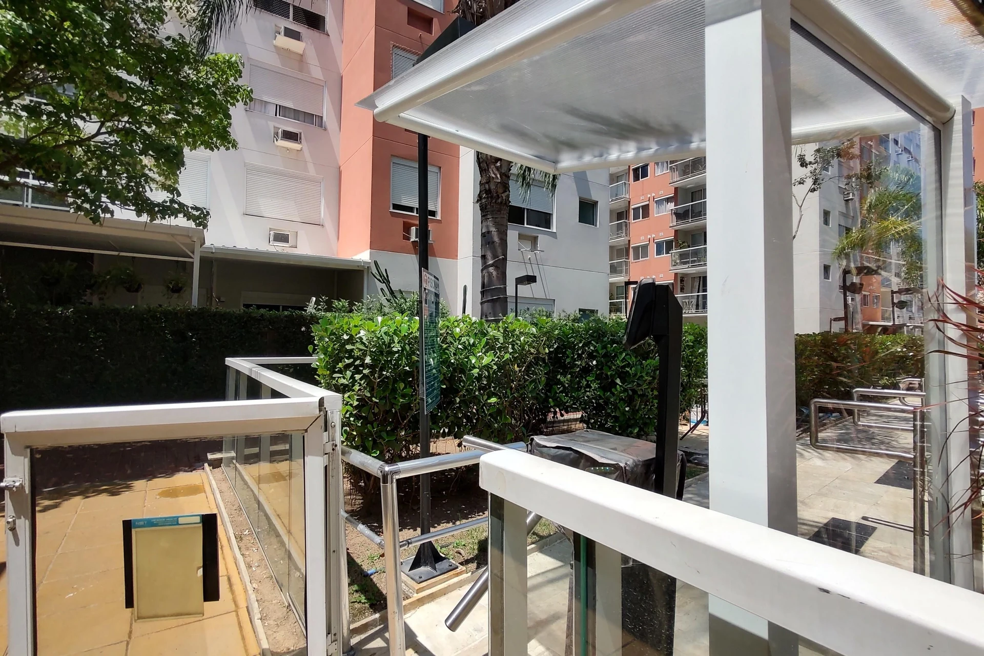 2-bedroom apartment in a building with a sauna — photo 59