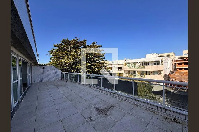 4 quartos e banheira: apartamento de 233 m² — photo 16