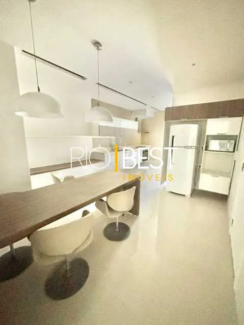 Apartment with 4 bedrooms and a glassed-in balcony — photo 29