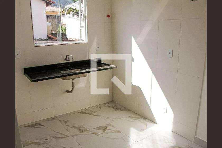 Casa para locação com 2 quartos e 70 m², sem garagem