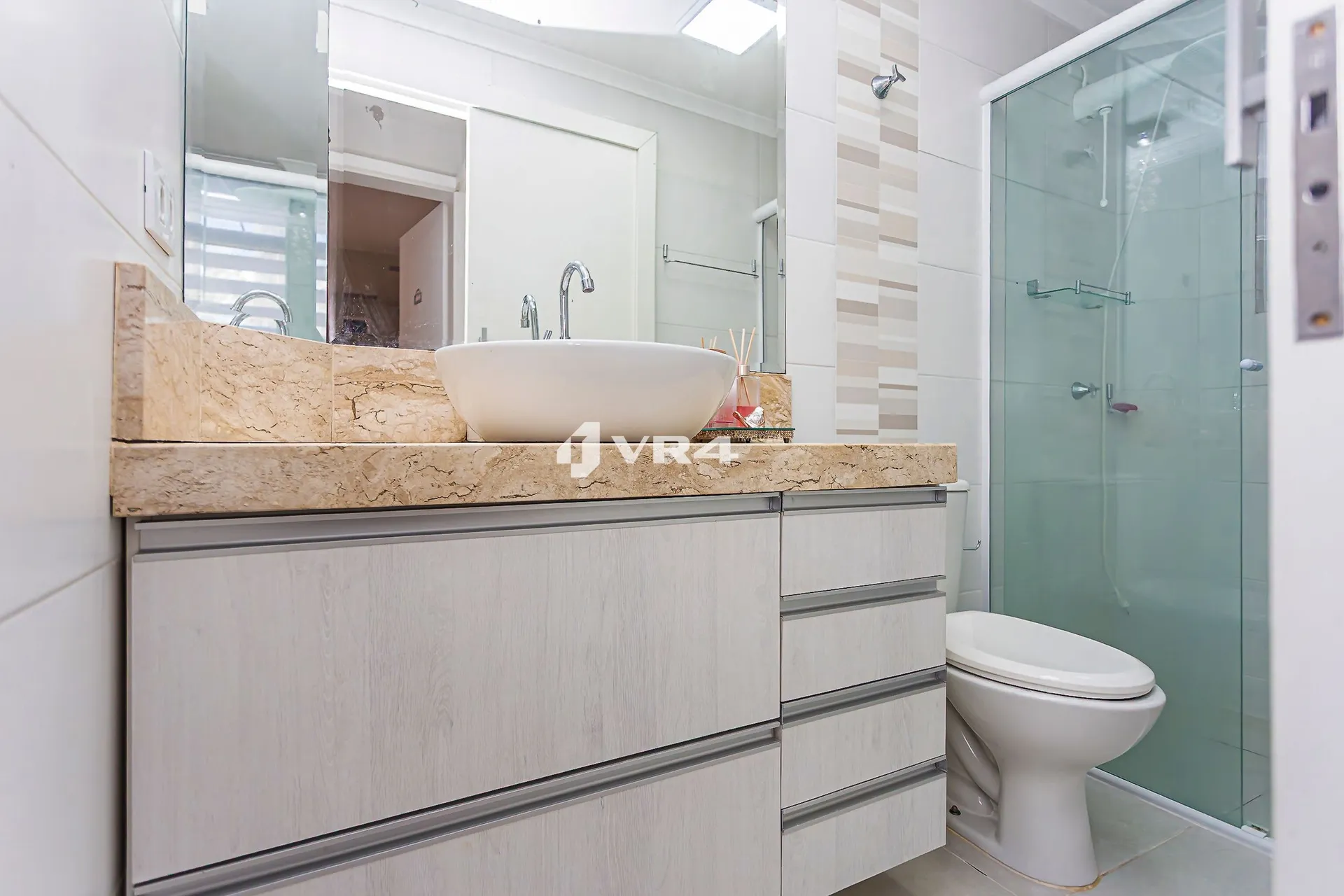 2-bedroom apartment with a washing machine — photo 27