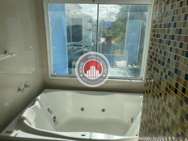 Ванна та 6 спалень: будинок 525 м² — photo 40