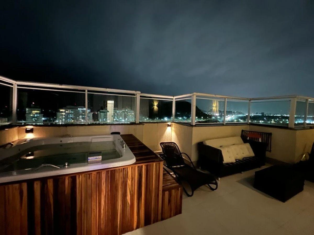 Furnished 189 m² apartment with 3 en-suite bedrooms and 2 parking — photo 21