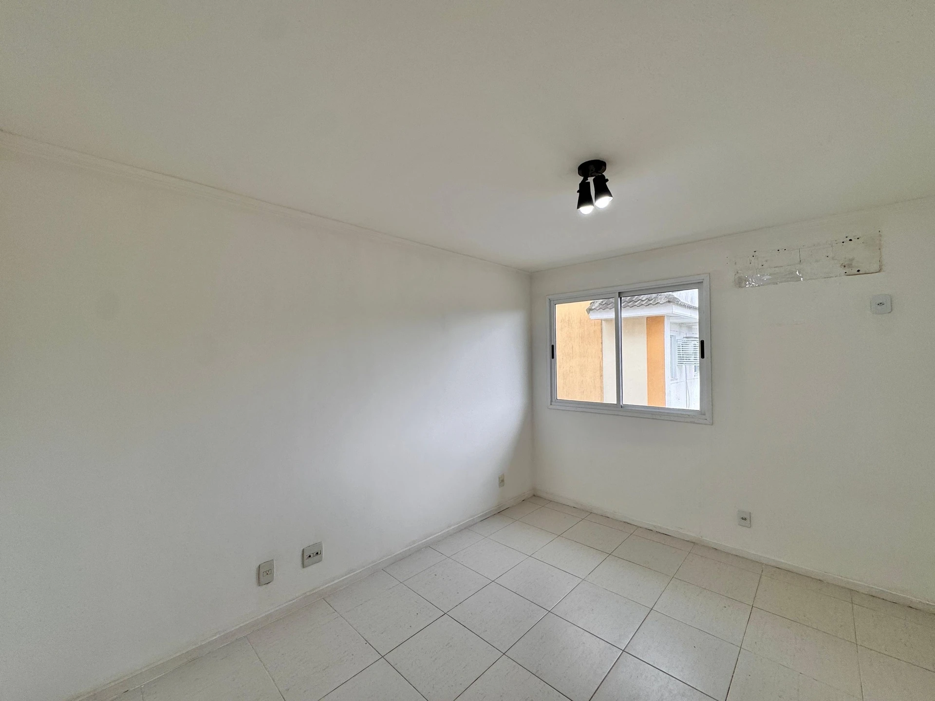 4-bedroom apartment with balcony and private BBQ grill — photo 36