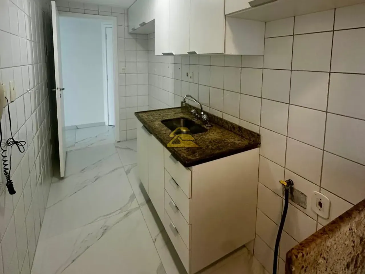 3-bedroom apartment with balcony and a closed kitchen — photo 9