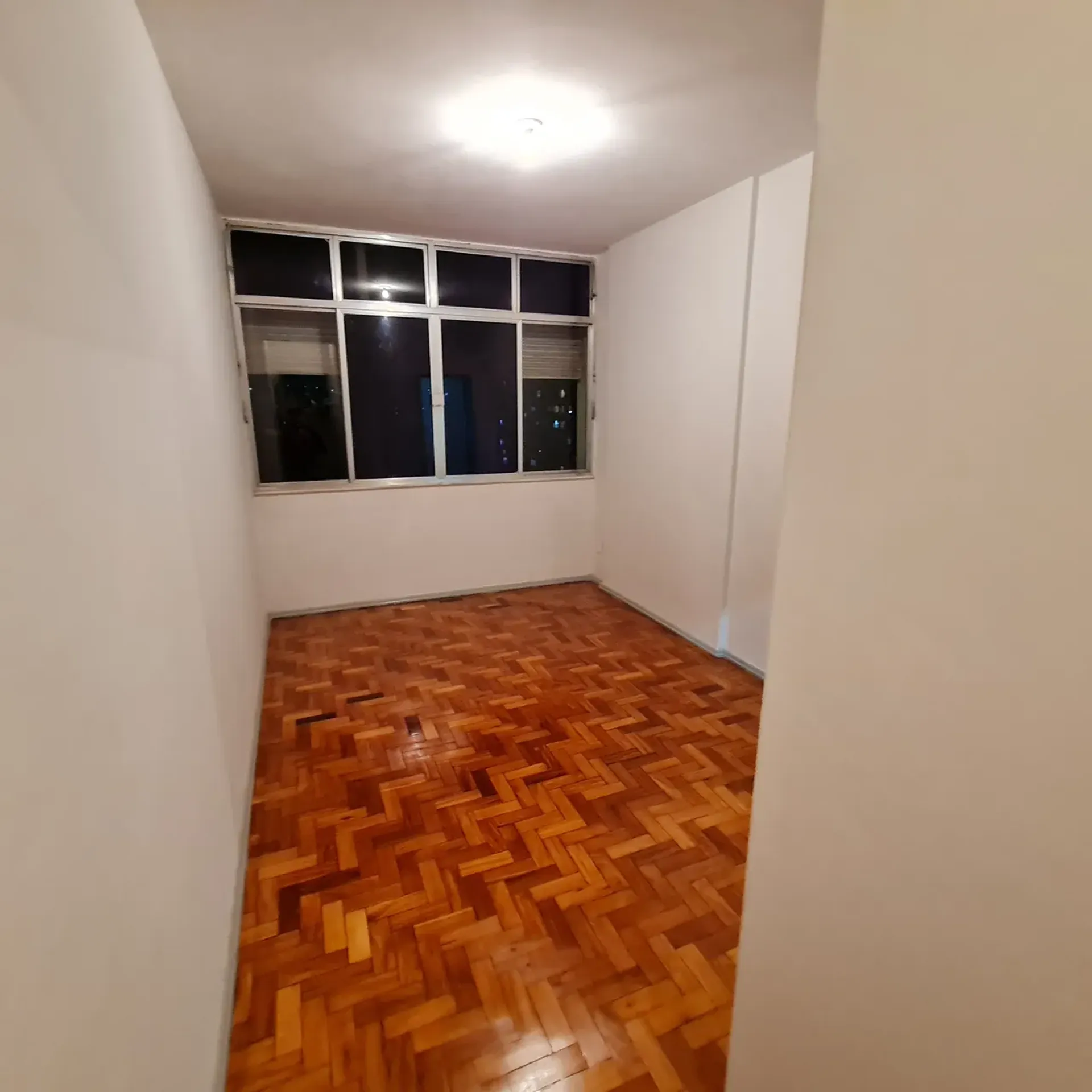 Apartment on the 9th floor with wood or laminate floors — photo 34
