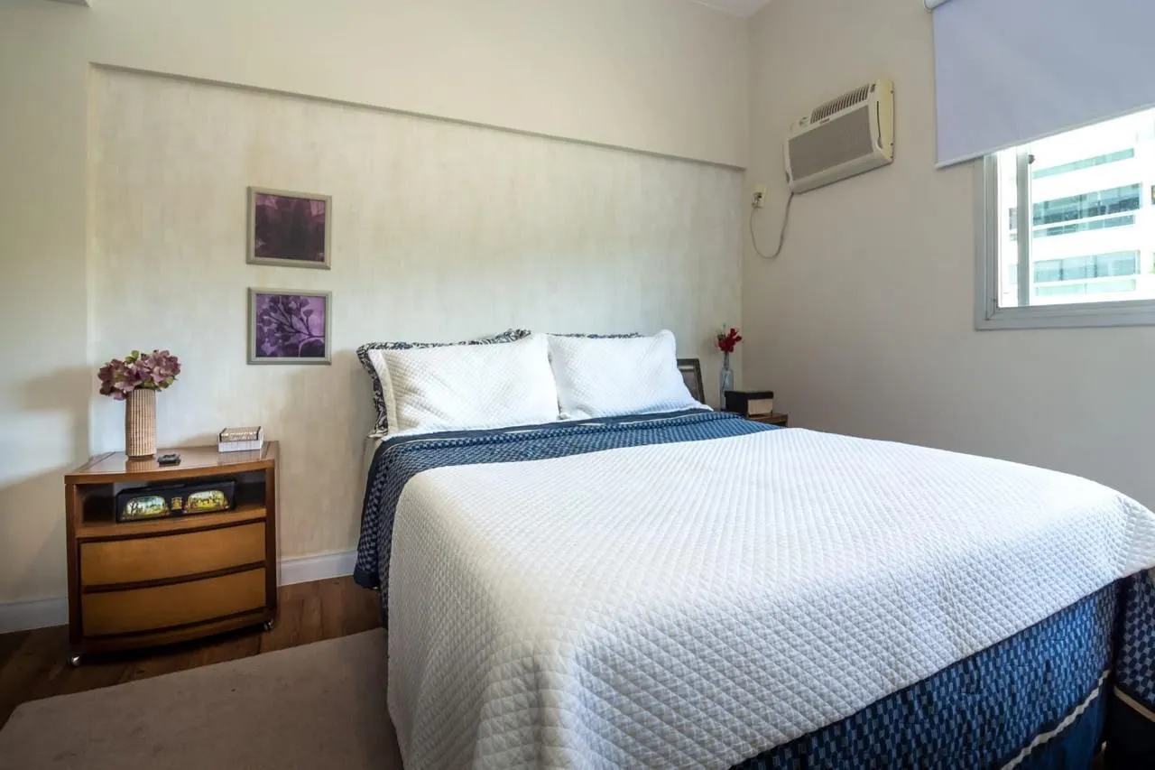 2-bedroom apartment with a glass-enclosed balcony — photo 11