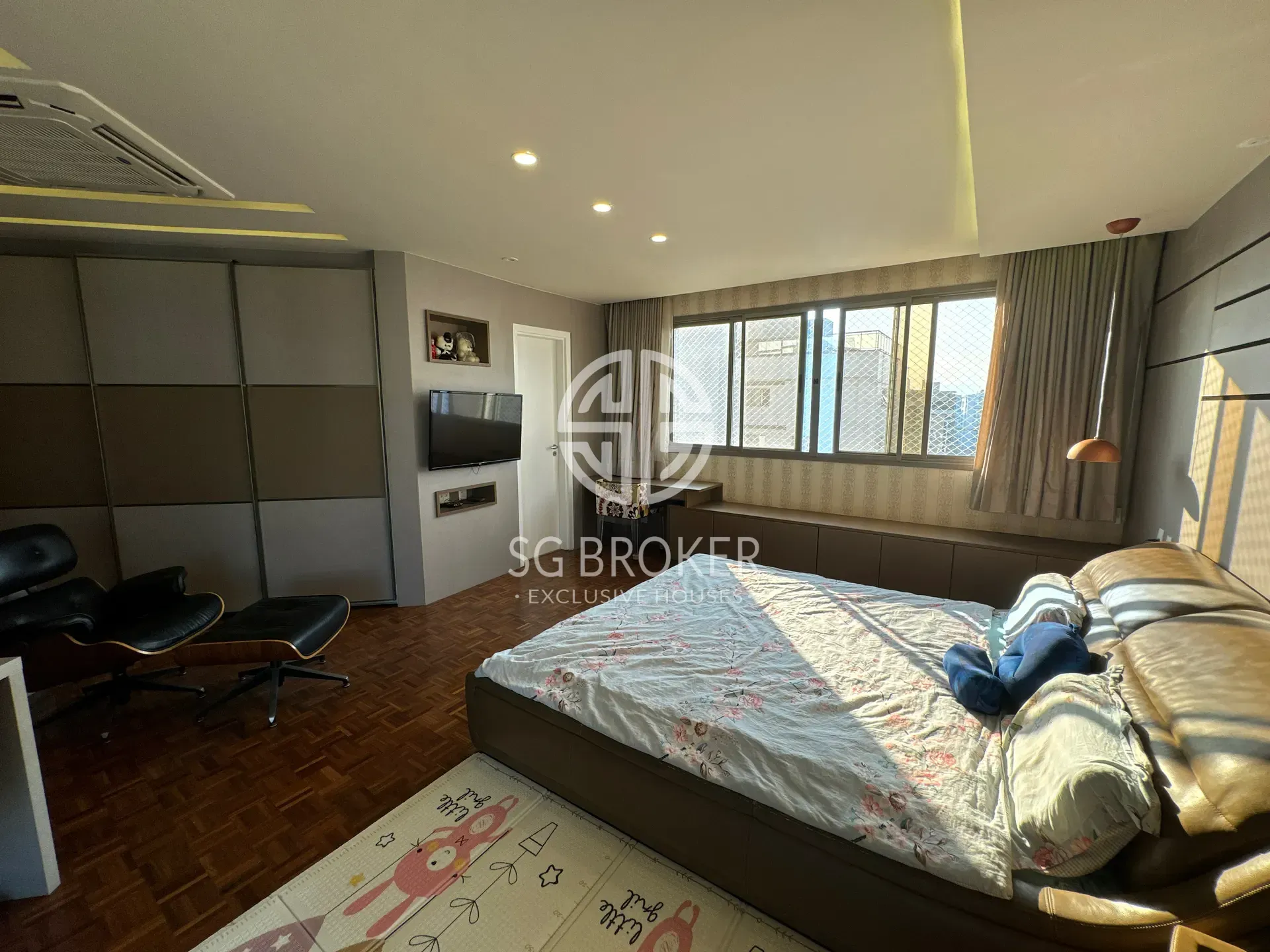 Furnished apartment with open-plan kitchen and 4 bedrooms — photo 55