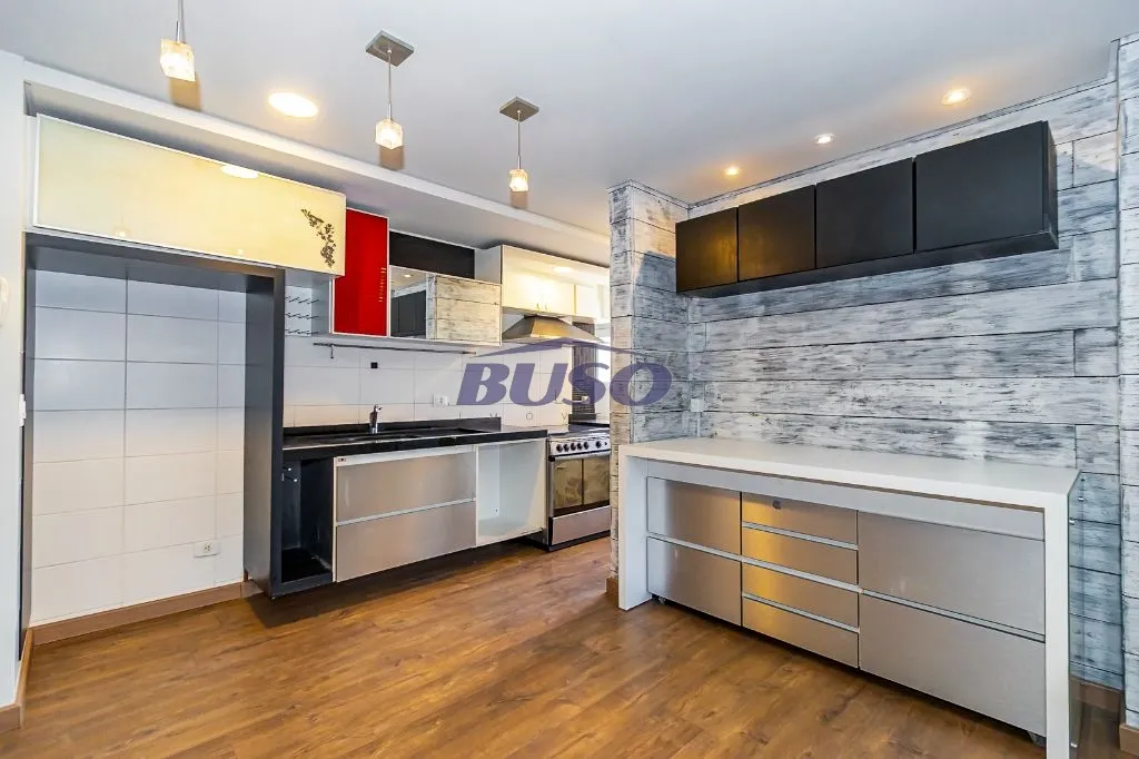 3-bedroom apartment with an open-plan kitchen — photo 4