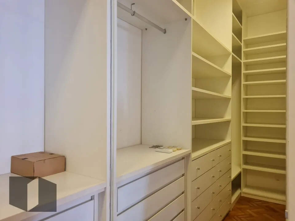 3-bedroom apartment with floor-to-ceiling windows — photo 22