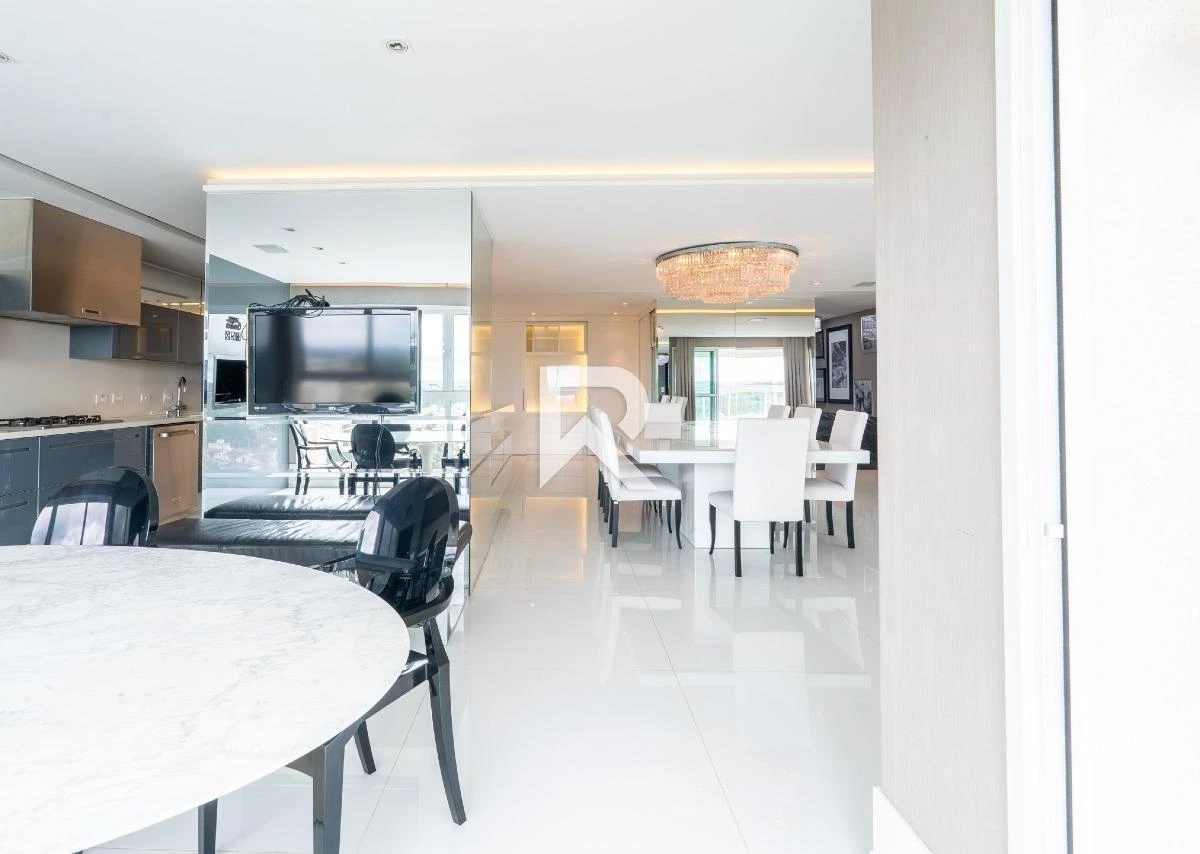 276 m² apartment with a bathtub and floor-to-ceiling windows — photo 27