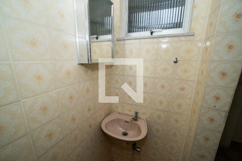 90 m² apartment with a park view and a bathtub — photo 50