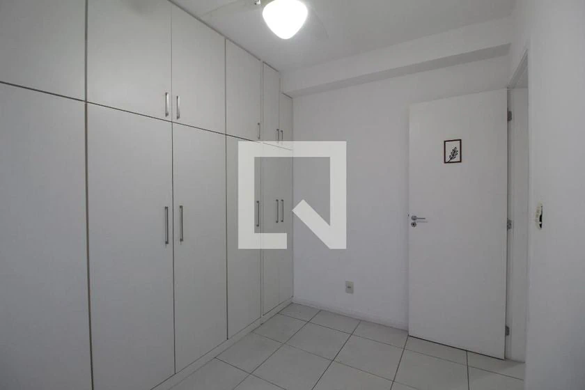 Glass-enclosed balcony in a 2-bedroom apartment, 62 m² — photo 18