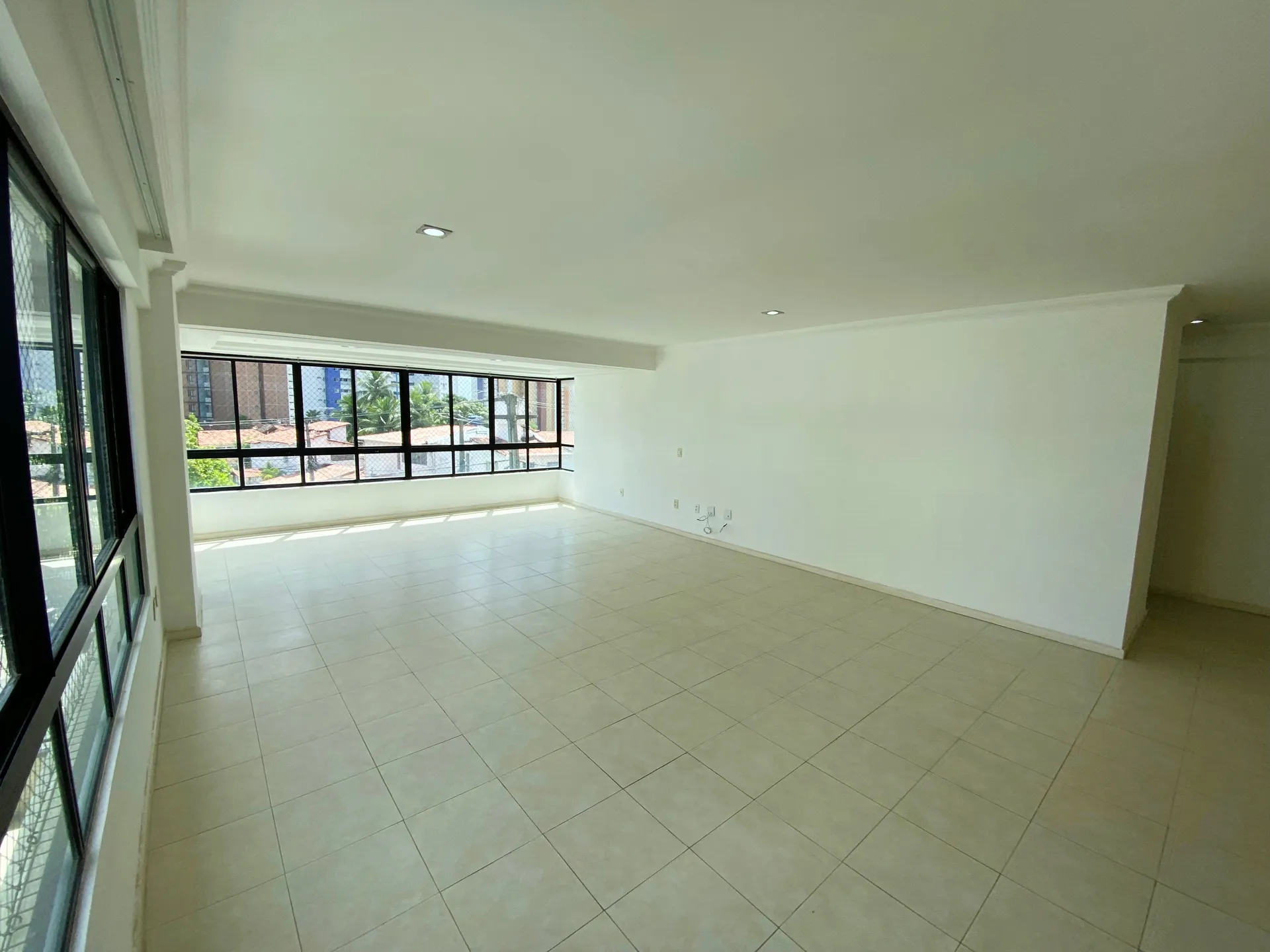 Apartamento com 4 suítes e varanda, 221 m² — photo 3
