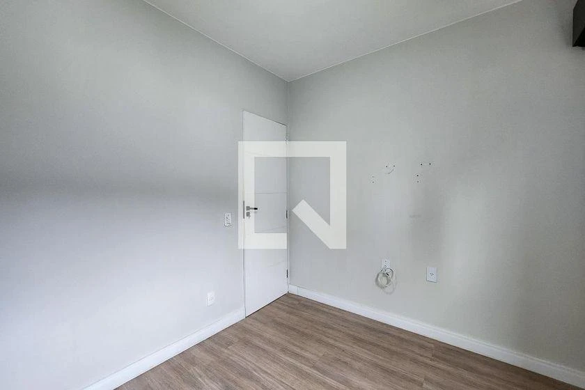 Furnished apartment, 58 m², with a glass-enclosed balcony — photo 36