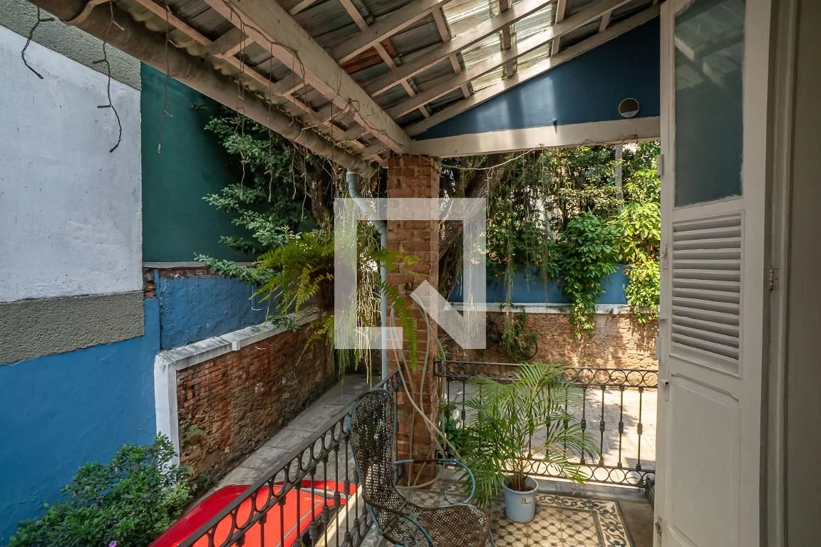 Furnished house, 300 m², with floor-to-ceiling windows — photo 71