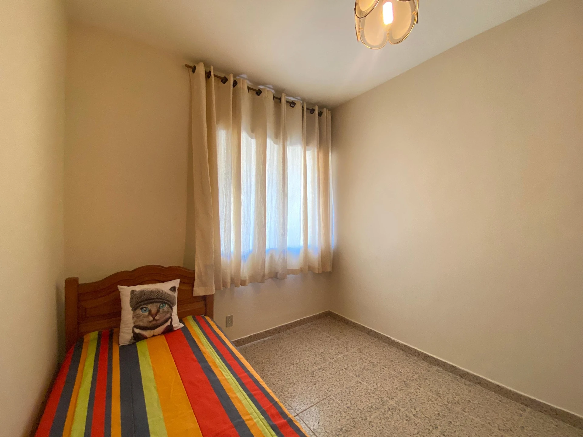 Орендна квартира з 3 спальнями та балконом — photo 24
