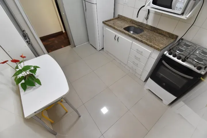 Apartamento mobiliado com 3 quartos e 2 banheiros — photo 9
