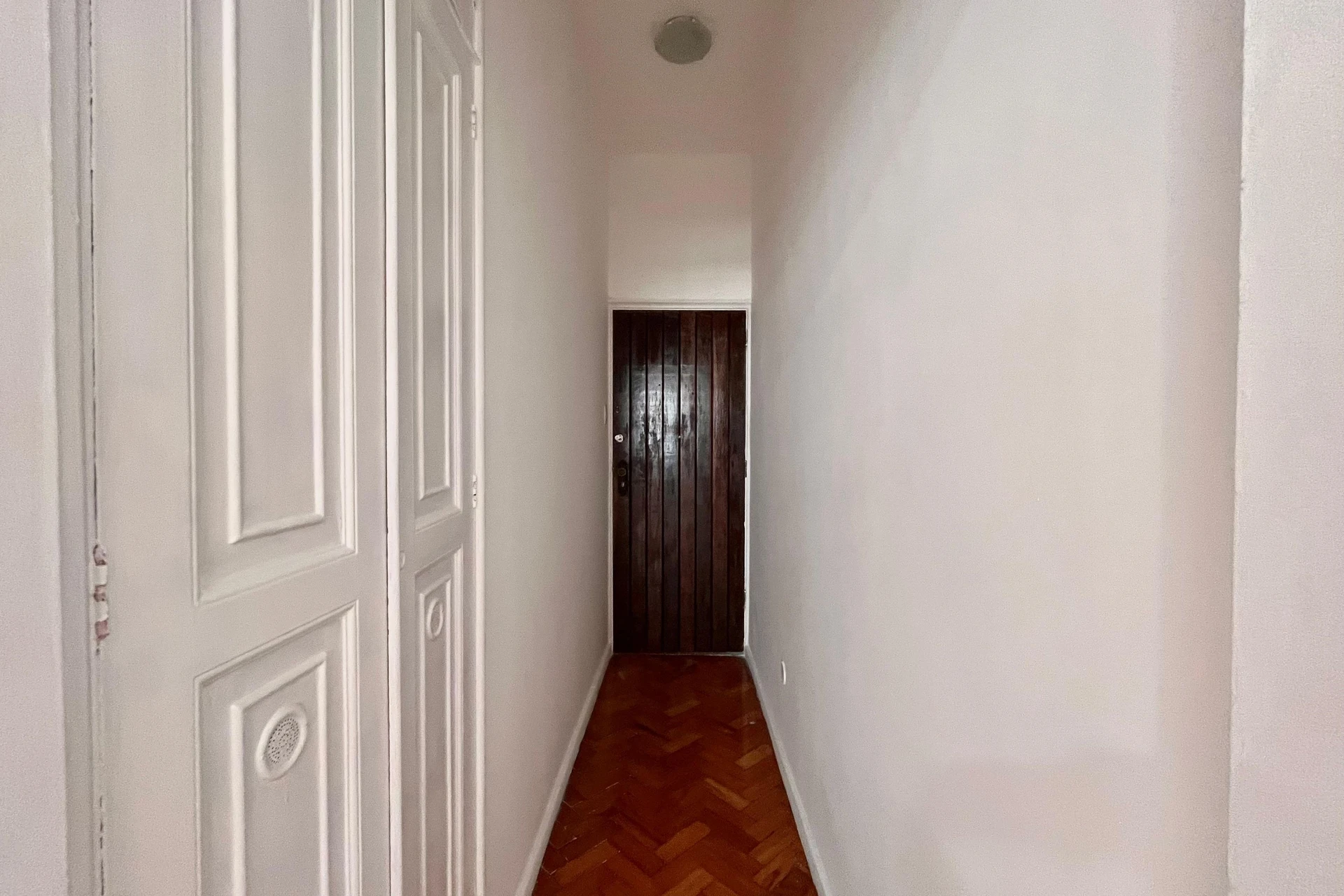 Apartamento sem mobília com 2 quartos e cozinha americana — photo 27