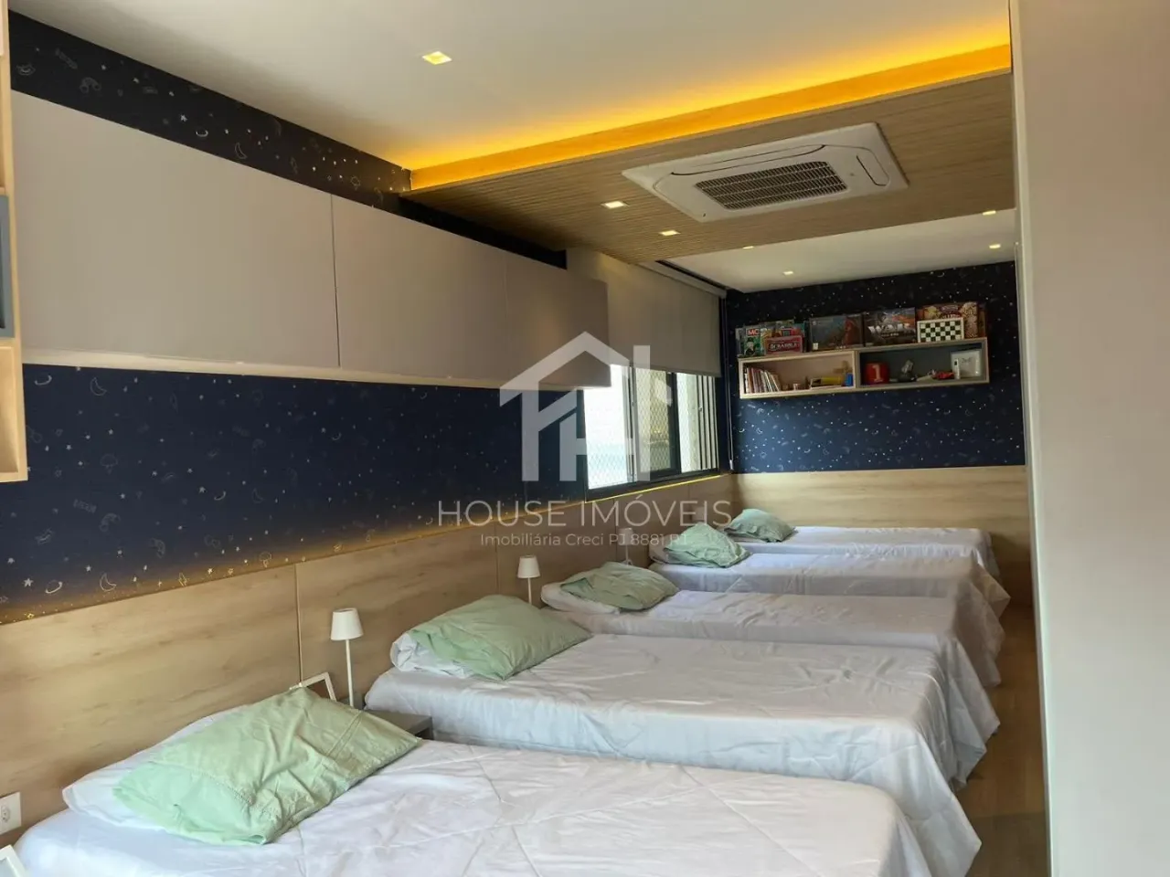 3-bedroom apartment with 5 bathrooms and a glass balcony — photo 19