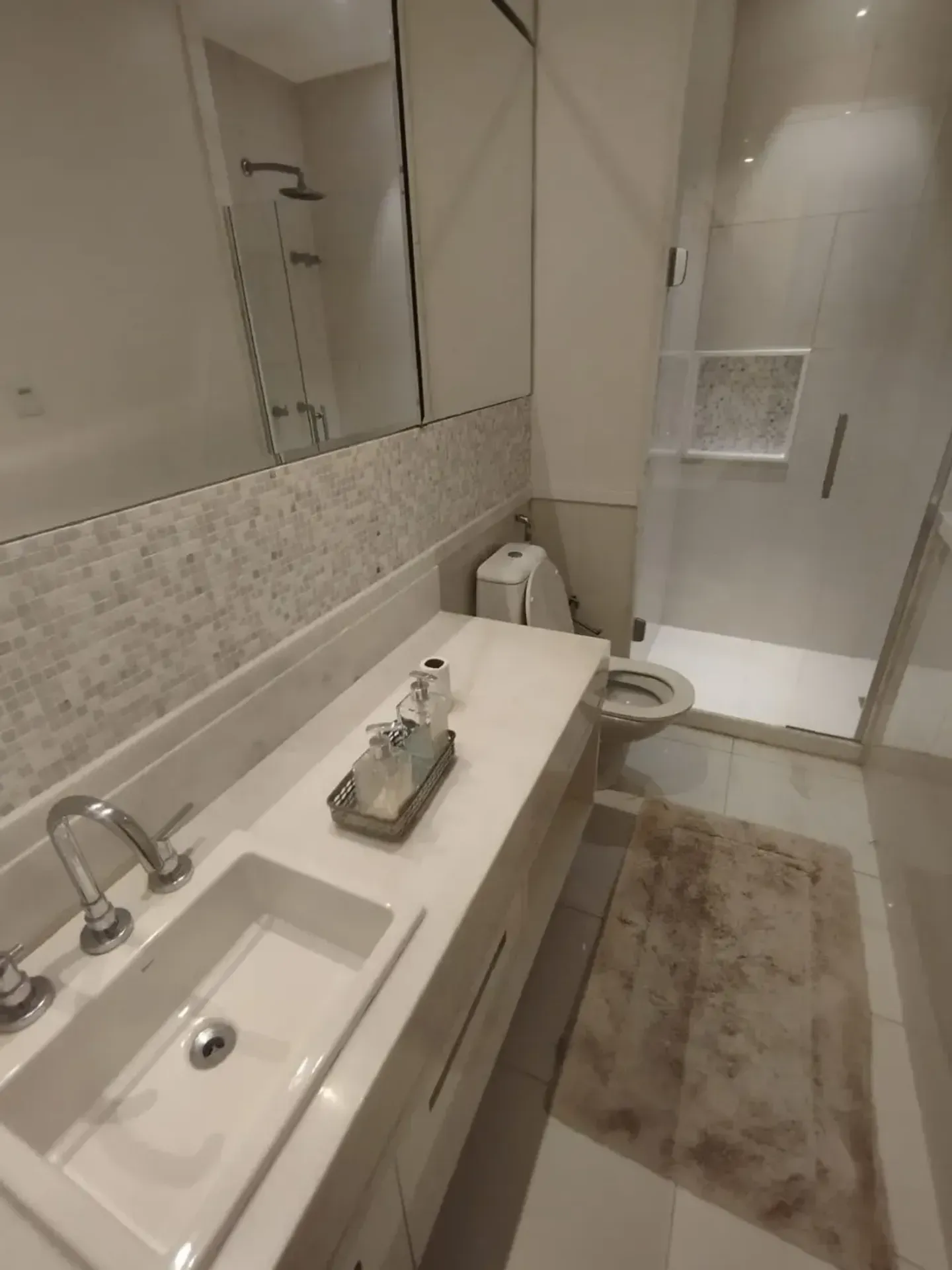 Apartamento sem mobília com 4 quartos e 5 banheiros — photo 27