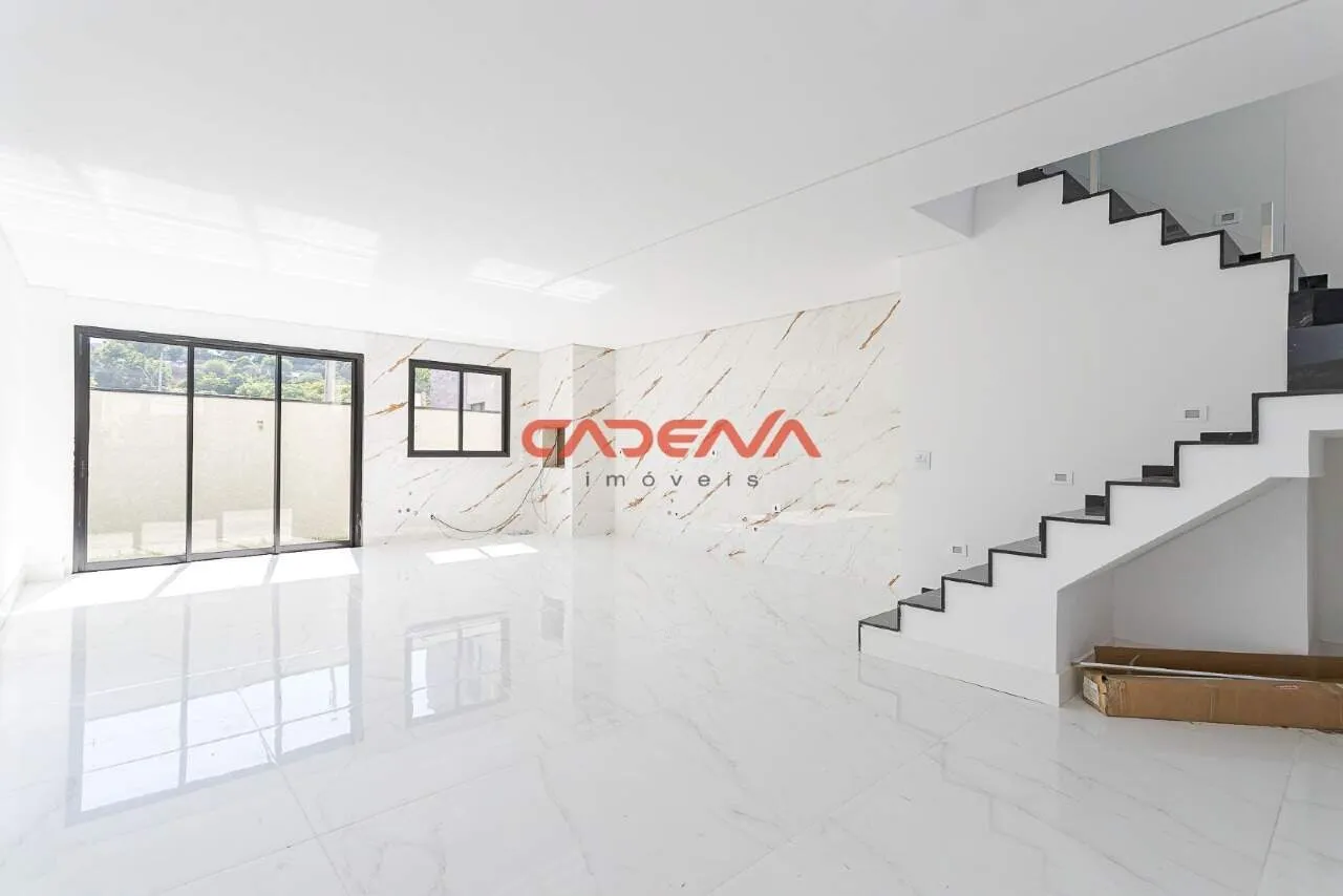 Glass-enclosed balcony in a 3-bedroom house, 124 m² — photo 3