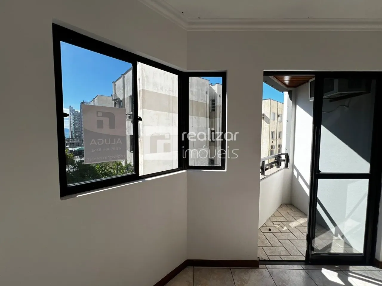 3-bedroom apartment with a home office in Florianópolis
